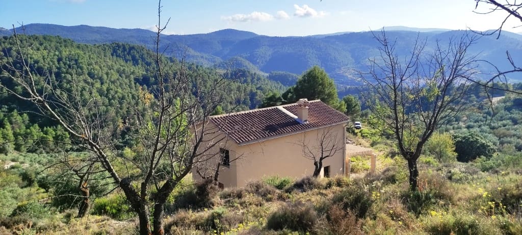 Finca/Landehus til salg i Benasau - € 60.000 (Ref: 7726412)