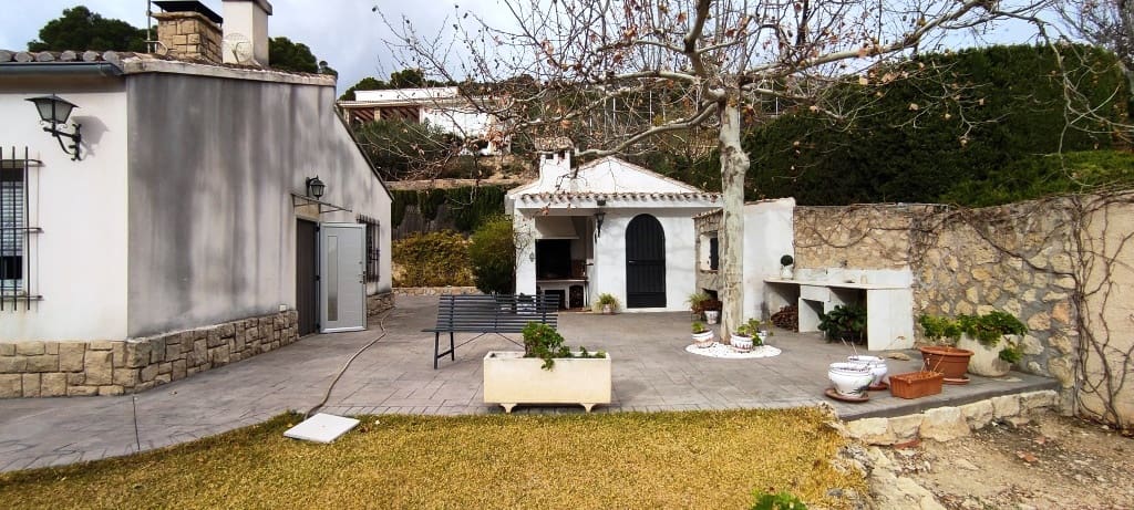 3 soveværelse Villa til salg i Cocentaina med swimmingpool garage - € 378.000 (Ref: 7987835)