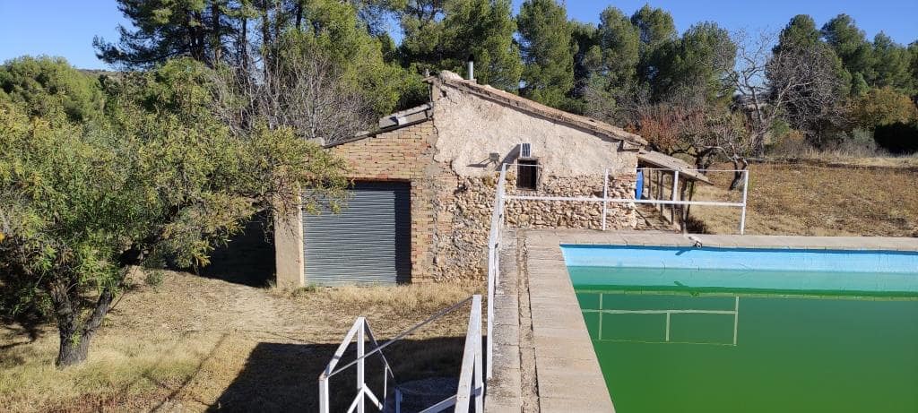 3 soveværelse Finca/Landehus til salg i Bocairent med swimmingpool garage - € 250.000 (Ref: 7990359)