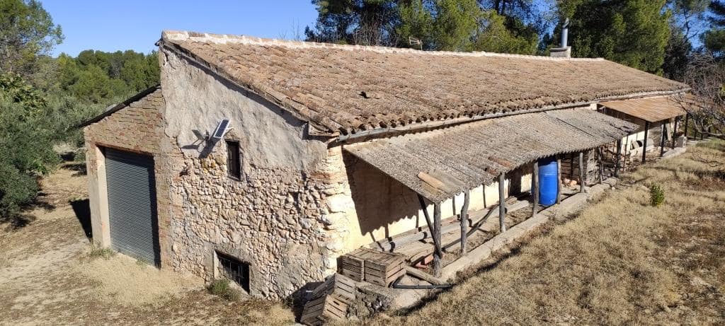 3 soveværelse Finca/Landehus til salg i Bocairent med swimmingpool garage - € 250.000 (Ref: 7990359)
