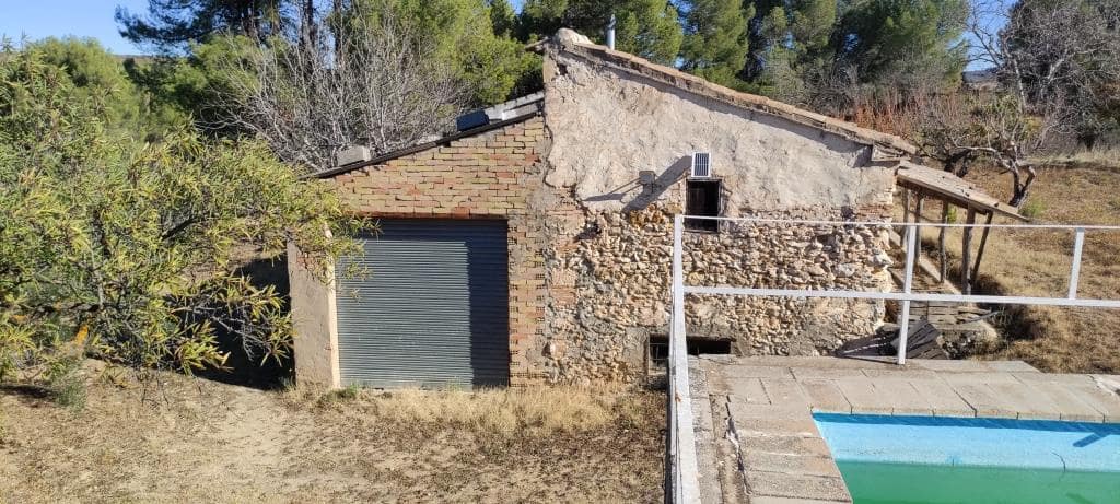 3 soveværelse Finca/Landehus til salg i Bocairent med swimmingpool garage - € 250.000 (Ref: 7990359)