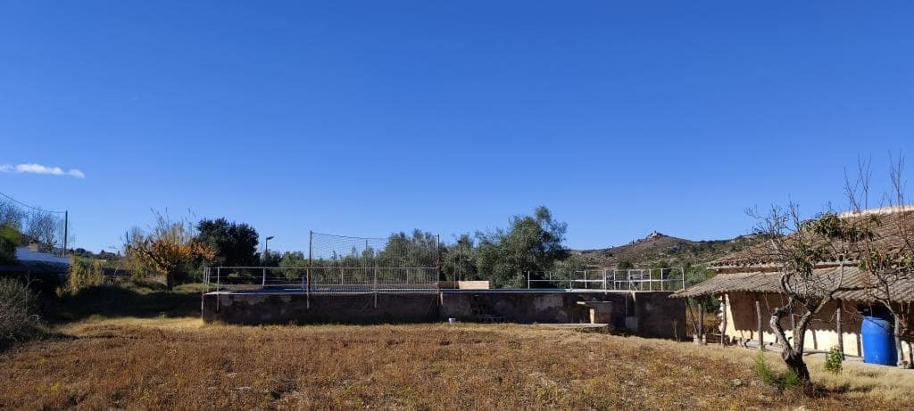3 soveværelse Finca/Landehus til salg i Bocairent med swimmingpool garage - € 250.000 (Ref: 7990359)