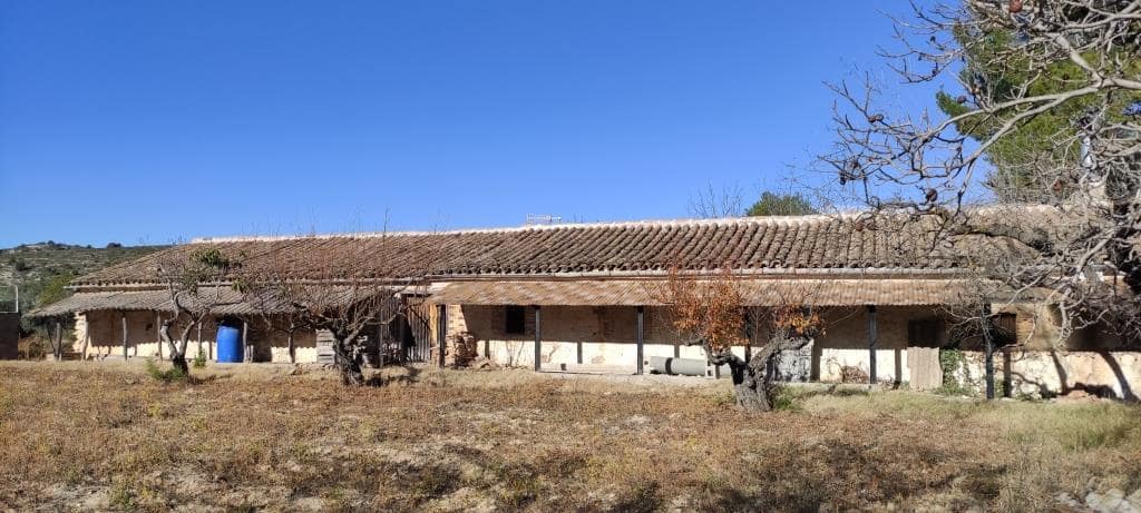 3 soveværelse Finca/Landehus til salg i Bocairent med swimmingpool garage - € 250.000 (Ref: 7990359)