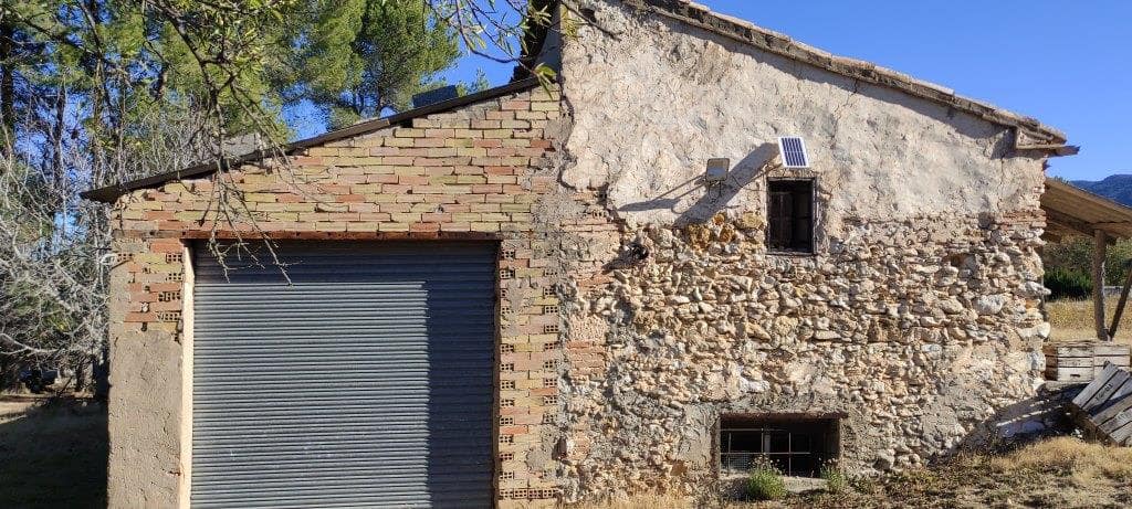 3 soveværelse Finca/Landehus til salg i Bocairent med swimmingpool garage - € 250.000 (Ref: 7990359)