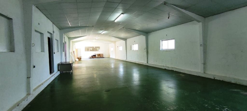 Local Comercial en Ontinyent en venta con garaje - 210.000 € (Ref: 8018132)