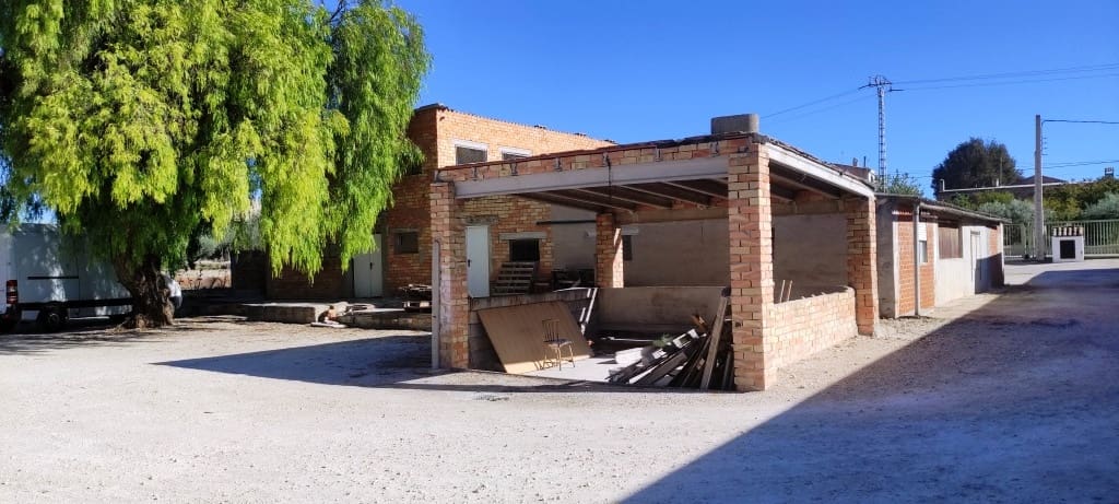 Local Comercial en Ontinyent en venta con garaje - 210.000 € (Ref: 8018132)