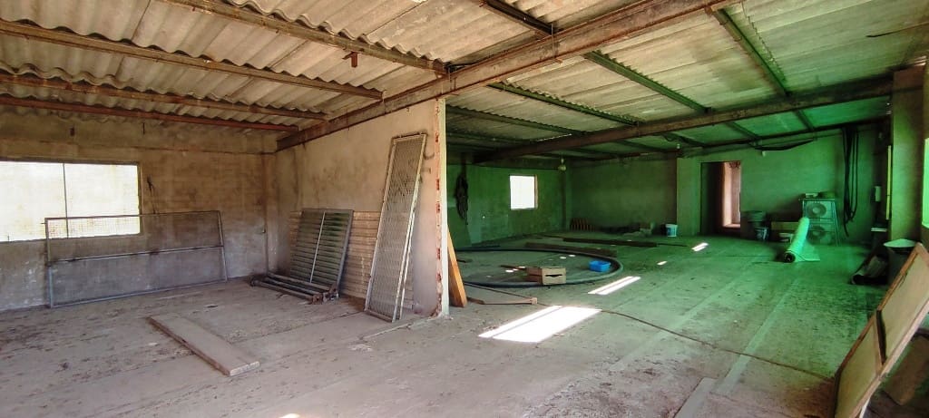 Local Comercial en Ontinyent en venta con garaje - 210.000 € (Ref: 8018132)