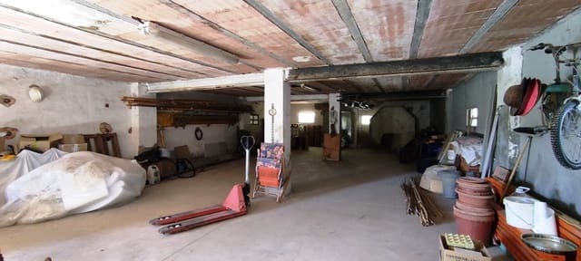 Commercial for sale in Ontinyent with garage - € 210,000 (Ref: 8018132)