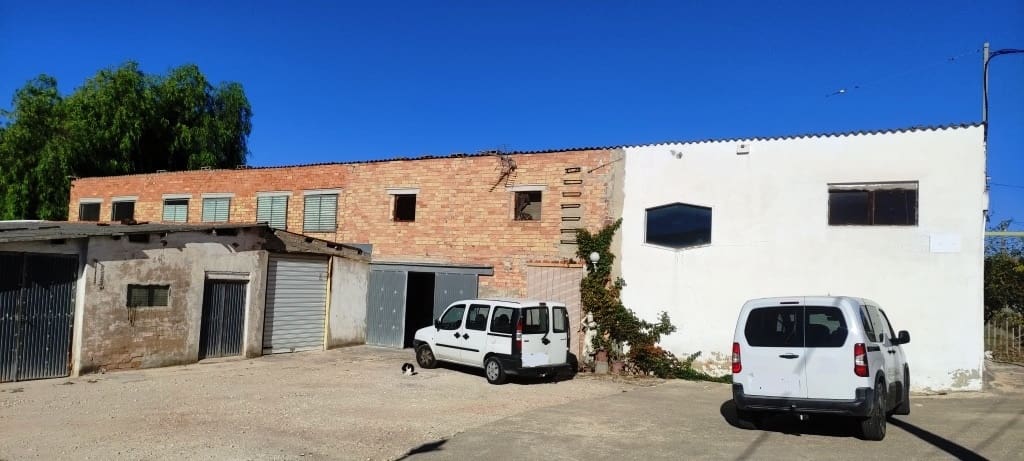 Local Comercial en Ontinyent en venta con garaje - 210.000 € (Ref: 8018132)