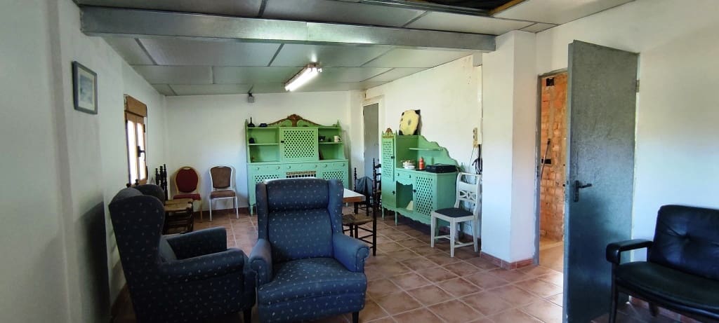 Local Comercial en Ontinyent en venta con garaje - 210.000 € (Ref: 8018132)