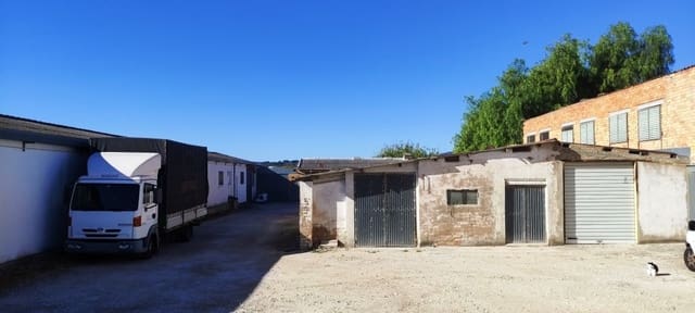 Commercial for sale in Ontinyent with garage - € 210,000 (Ref: 8018132)
