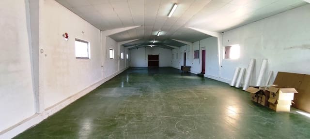 Commercial for sale in Ontinyent with garage - € 210,000 (Ref: 8018132)