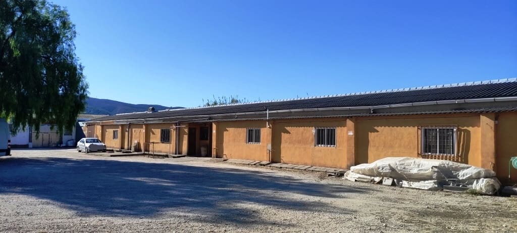 Local Comercial en Ontinyent en venta con garaje - 210.000 € (Ref: 8018132)