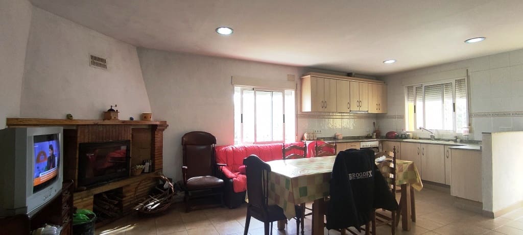 3 slaapkamer Finca/Landhuis te koop in Villalonga met garage - € 149.000 (Ref: 8018133)