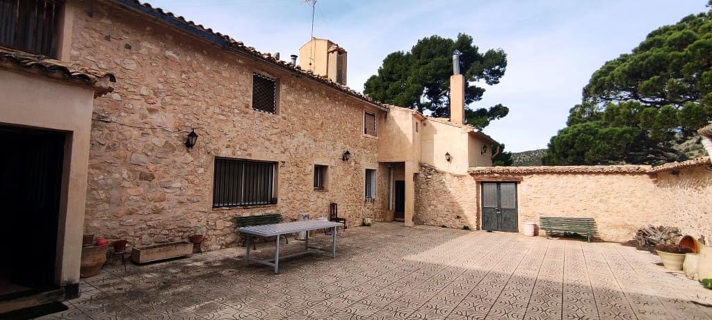 11 soverom Finca/Herregård til salgs i Torremanzanas med garasje - € 990 000 (Ref: 8135679)