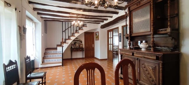 11 bedroom Finca/Country House for sale in Torremanzanas with garage - € 990,000 (Ref: 8135679)