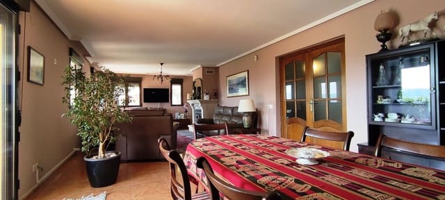 5 Zimmer Villa zu verkaufen in Balones mit Pool Garage - 495.000 € (Ref: 8197192)