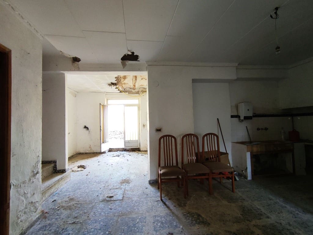 1 bedroom Townhouse for sale in Planes - € 39,000 (Ref: 8251395)