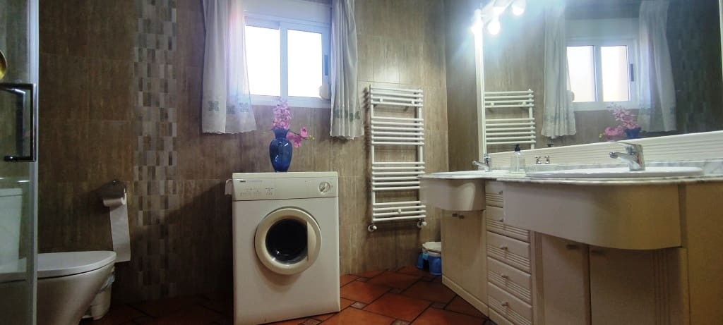 4 bedroom Apartment for sale in Cocentaina - € 99,500 (Ref: 8251398)