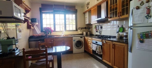 4 bedroom Apartment for sale in Cocentaina - € 99,500 (Ref: 8251398)