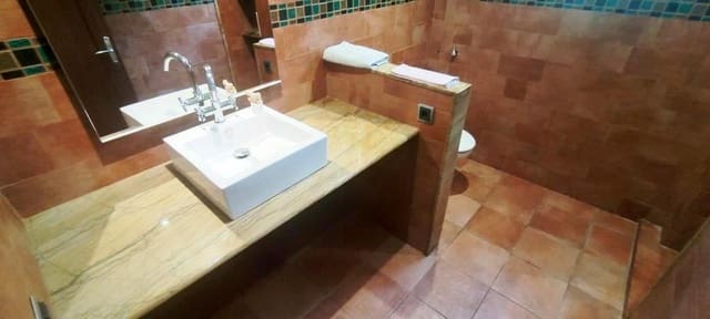 7 bedroom Finca/Country House for sale in Albaida with pool garage - € 250,000 (Ref: 8284085)