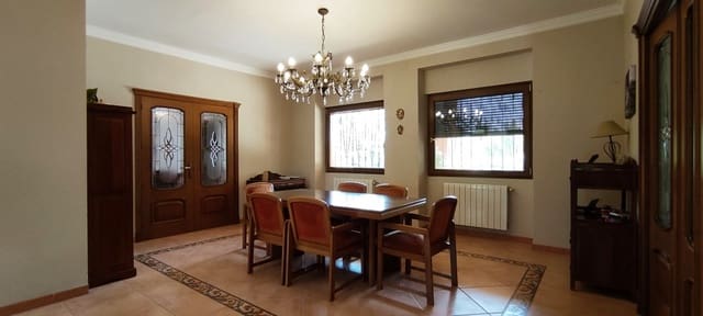 7 slaapkamer Villa te koop in Cocentaina met zwembad garage - € 580.000 (Ref: 8288422)