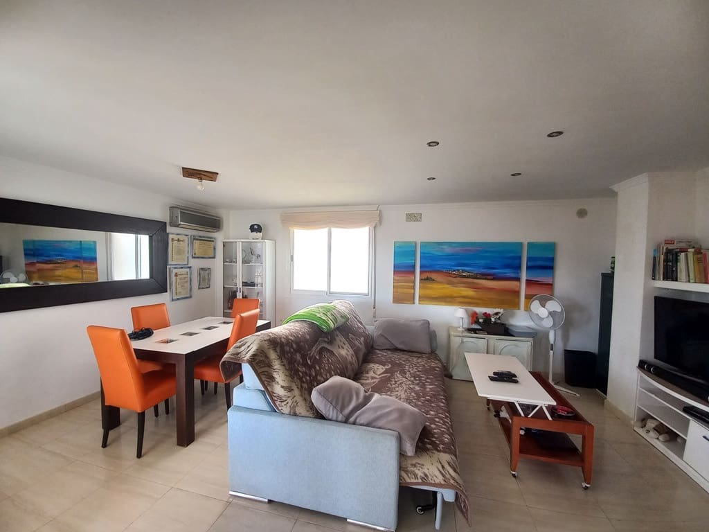 3 soveværelse Semi-Rækkehus til salg i Oliva med garage - € 295.000 (Ref: 8862041)