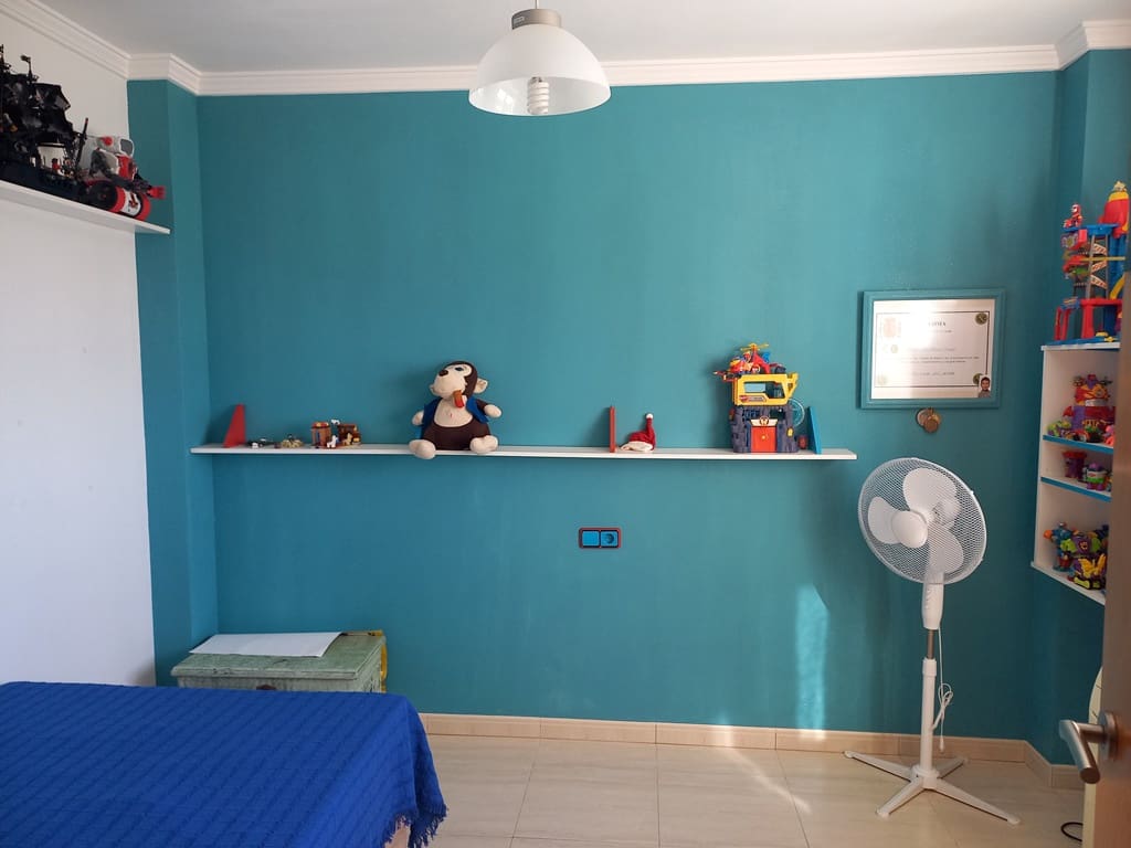 3 soveværelse Semi-Rækkehus til salg i Oliva med garage - € 295.000 (Ref: 8862041)