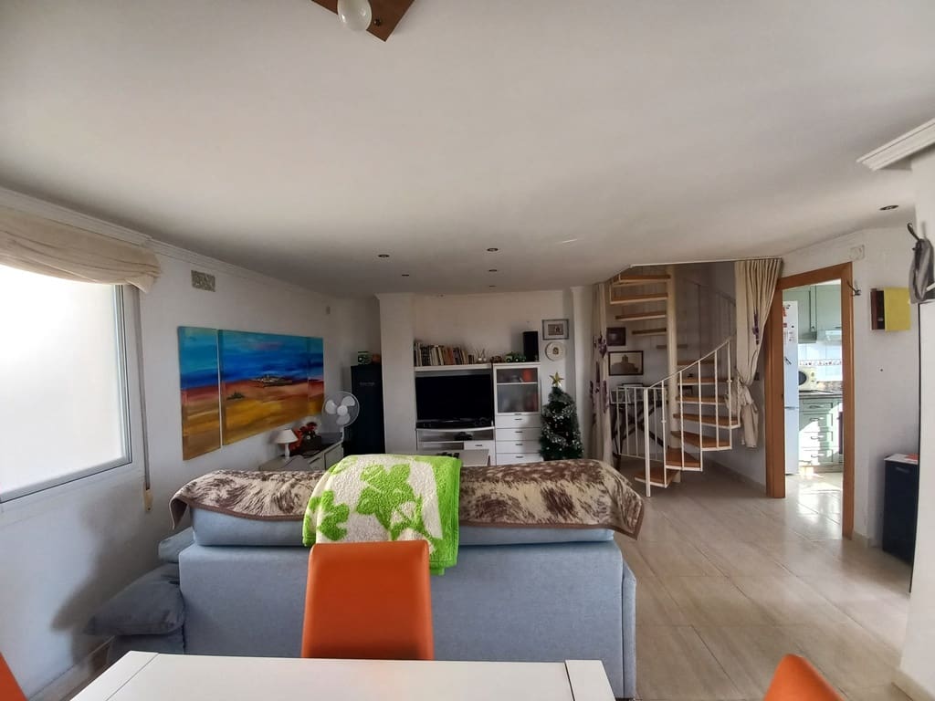 3 soveværelse Semi-Rækkehus til salg i Oliva med garage - € 295.000 (Ref: 8862041)