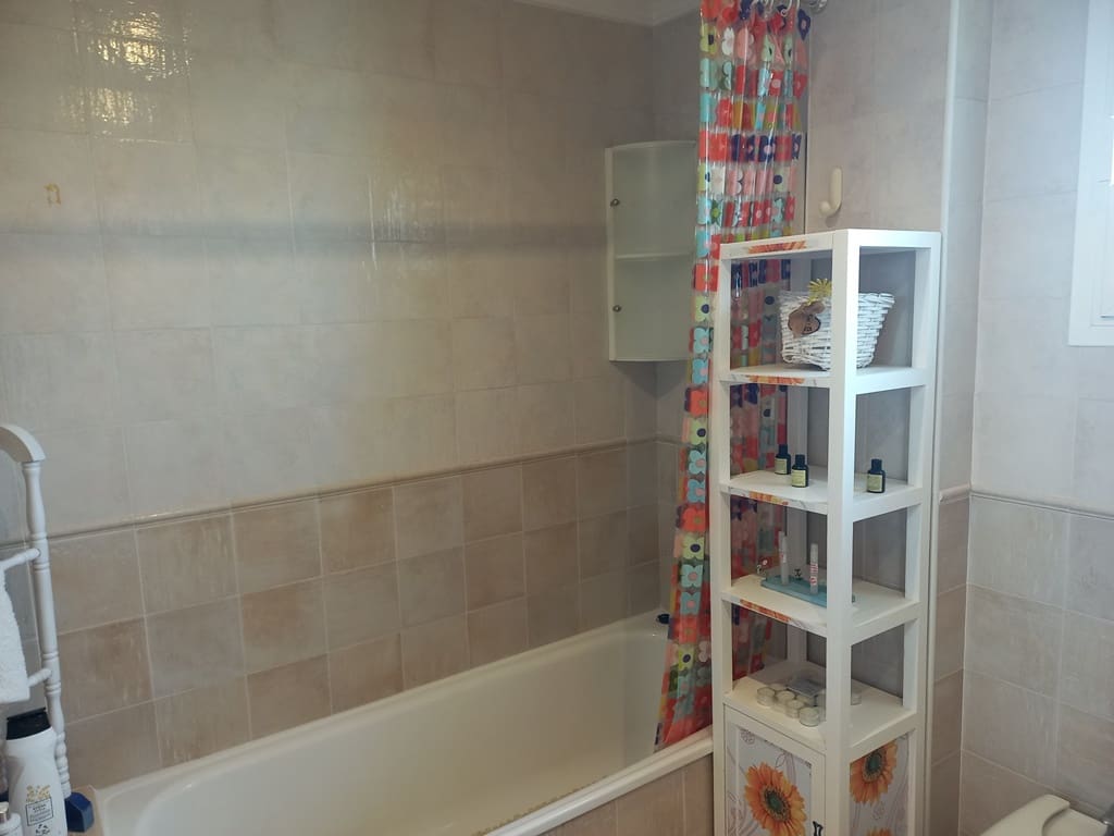 3 soveværelse Semi-Rækkehus til salg i Oliva med garage - € 295.000 (Ref: 8862041)