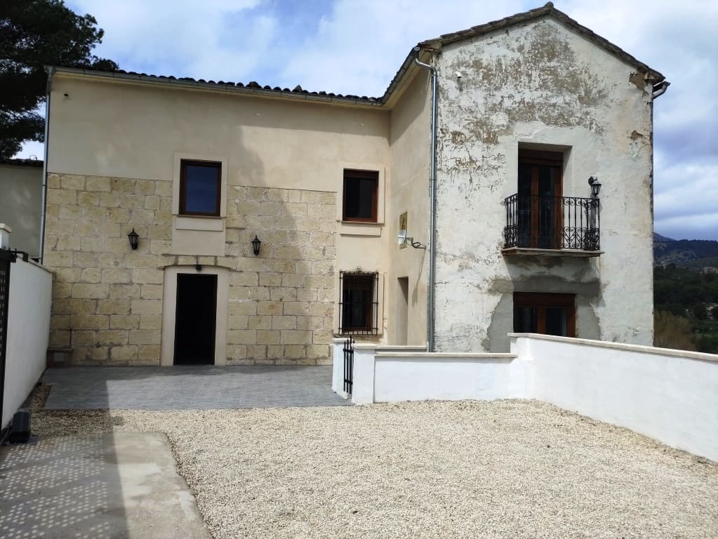 4 soveværelse Finca/Landehus til salg i Cocentaina med garage - € 330.000 (Ref: 8932507)