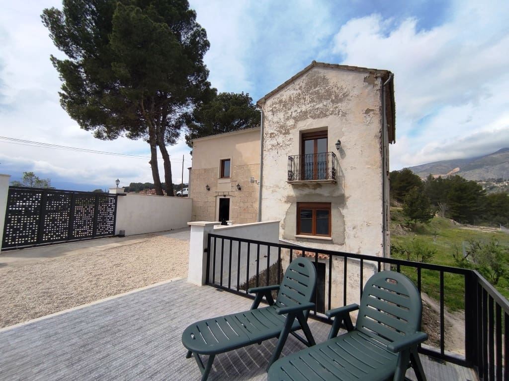 4 soveværelse Finca/Landehus til salg i Cocentaina med garage - € 330.000 (Ref: 8932507)