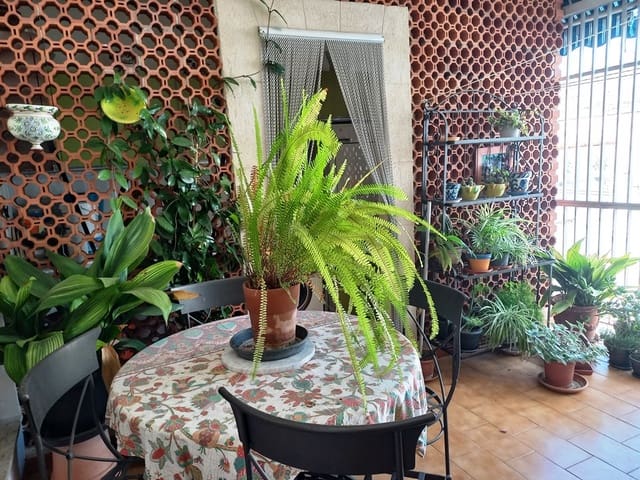 5 bedroom Apartment for sale in Beniarbeig - € 199,999 (Ref: 9022669)