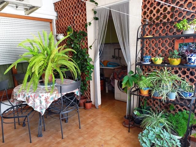 5 bedroom Apartment for sale in Beniarbeig - € 199,999 (Ref: 9022669)