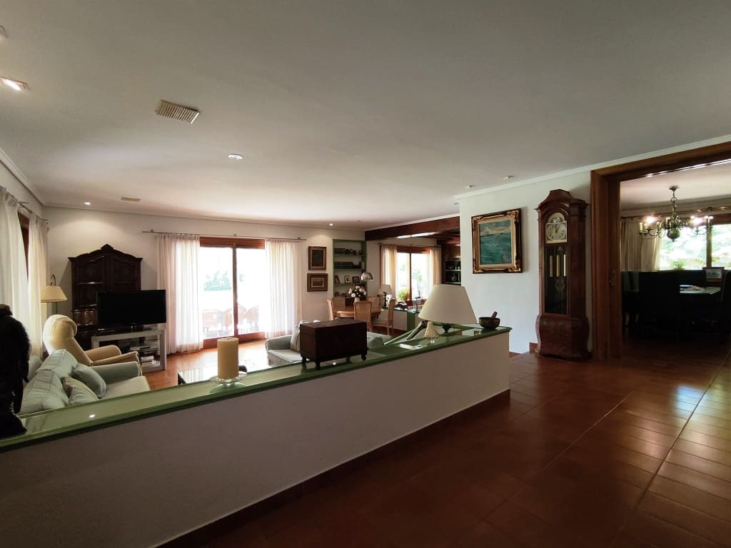 13 soverom Villa til salgs i Cocentaina med svømmebasseng garasje - € 1 950 000 (Ref: 9100107)