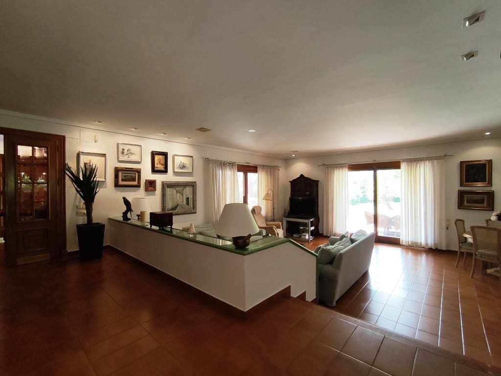 13 soverom Villa til salgs i Cocentaina med svømmebasseng garasje - € 1 950 000 (Ref: 9100107)