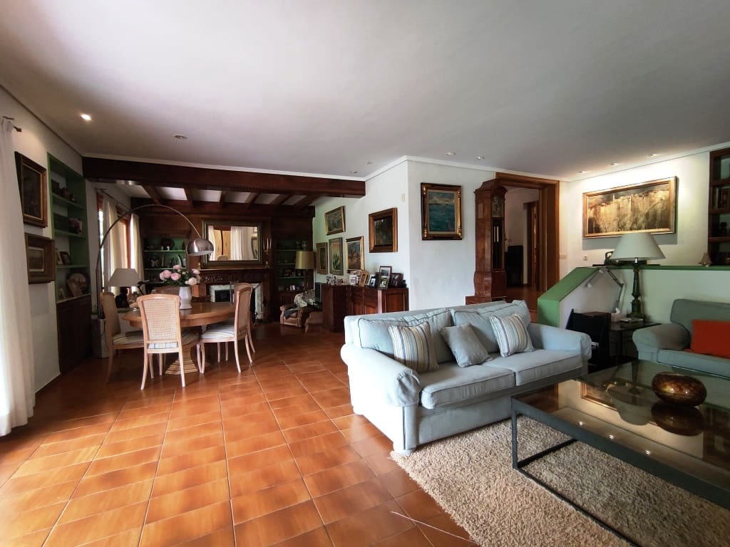 13 soverom Villa til salgs i Cocentaina med svømmebasseng garasje - € 1 950 000 (Ref: 9100107)