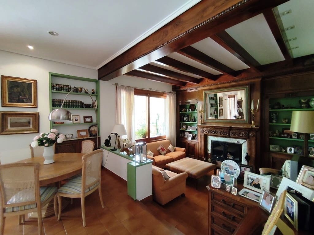 13 soverom Villa til salgs i Cocentaina med svømmebasseng garasje - € 1 950 000 (Ref: 9100107)