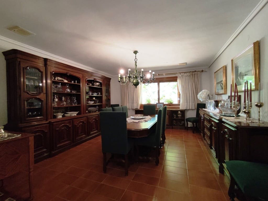 13 soverom Villa til salgs i Cocentaina med svømmebasseng garasje - € 1 950 000 (Ref: 9100107)