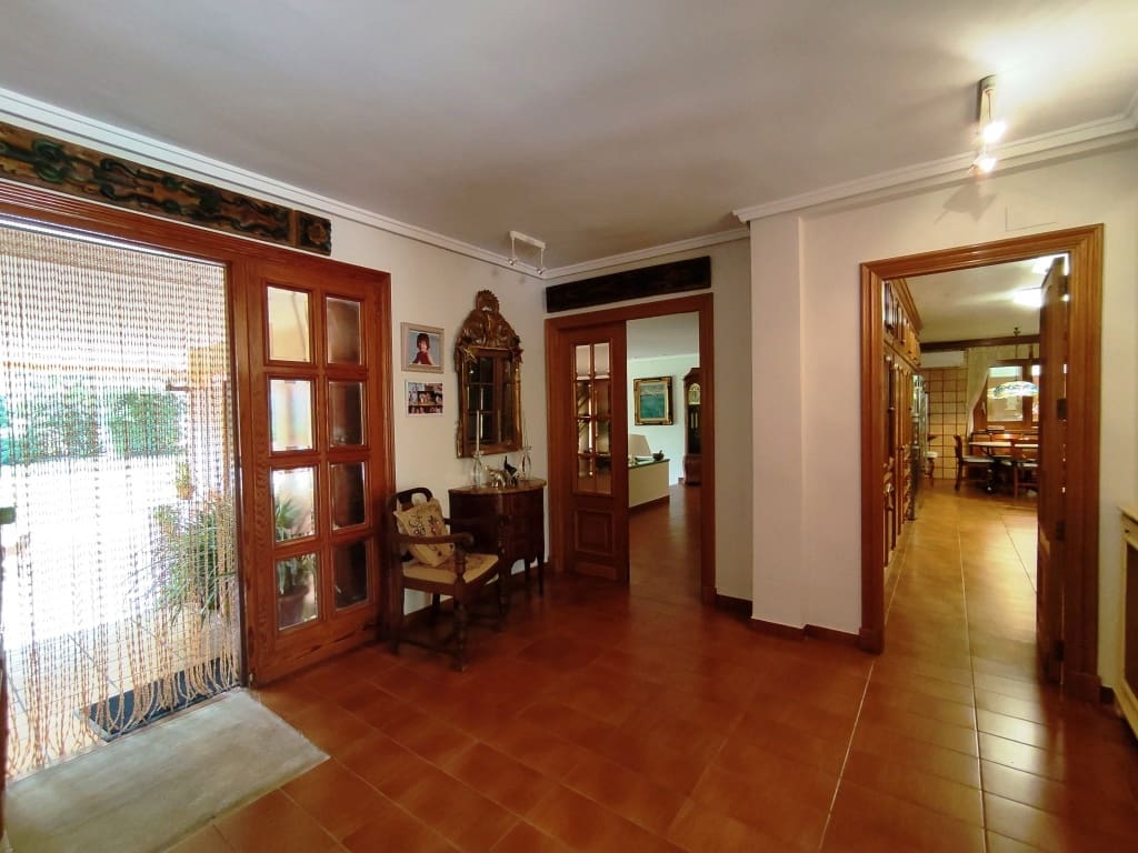 13 soverom Villa til salgs i Cocentaina med svømmebasseng garasje - € 1 950 000 (Ref: 9100107)