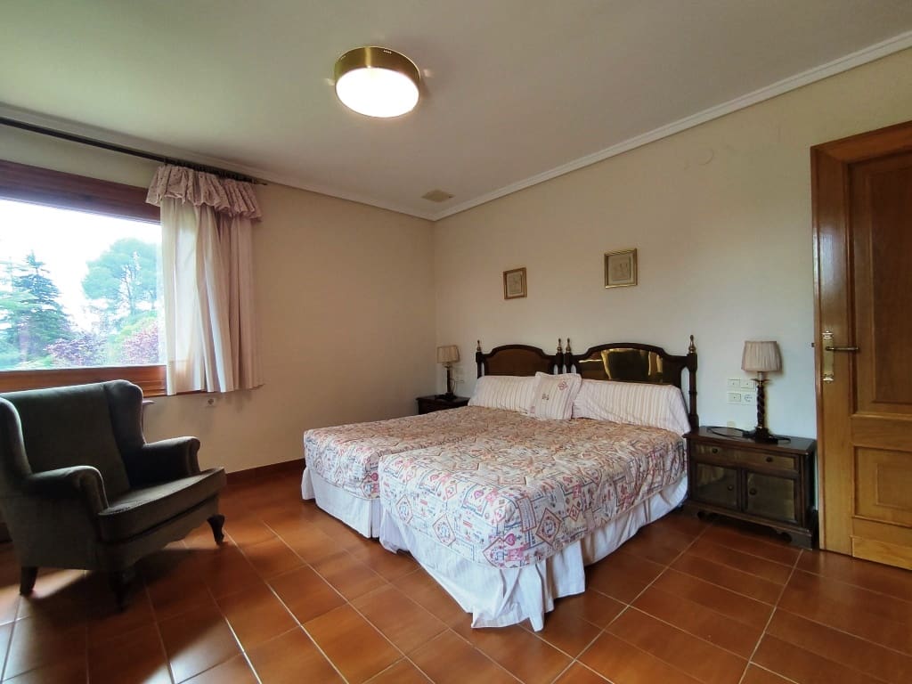 13 soverom Villa til salgs i Cocentaina med svømmebasseng garasje - € 1 950 000 (Ref: 9100107)