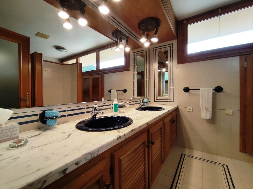 13 soverom Villa til salgs i Cocentaina med svømmebasseng garasje - € 1 950 000 (Ref: 9100107)