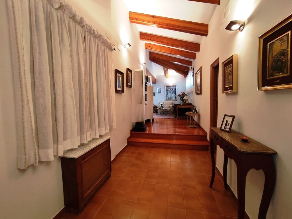 13 soverom Villa til salgs i Cocentaina med svømmebasseng garasje - € 1 950 000 (Ref: 9100107)