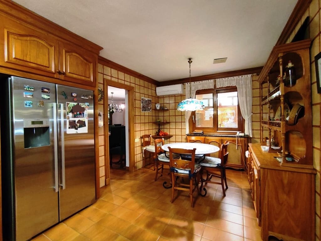 13 soverom Villa til salgs i Cocentaina med svømmebasseng garasje - € 1 950 000 (Ref: 9100107)