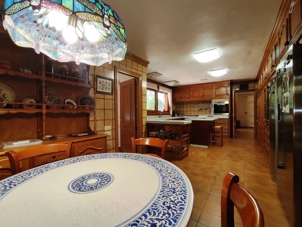 13 soverom Villa til salgs i Cocentaina med svømmebasseng garasje - € 1 950 000 (Ref: 9100107)