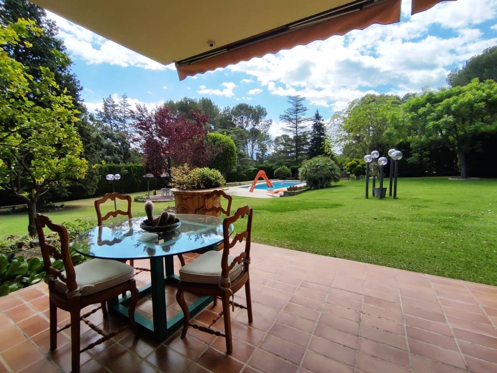 13 soverom Villa til salgs i Cocentaina med svømmebasseng garasje - € 1 950 000 (Ref: 9100107)