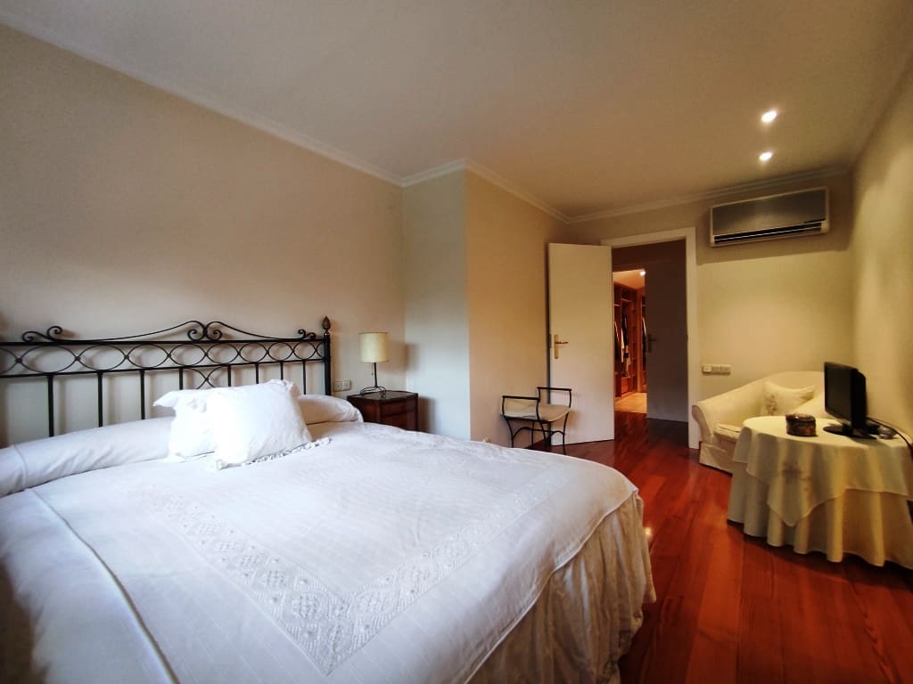 13 soverom Villa til salgs i Cocentaina med svømmebasseng garasje - € 1 950 000 (Ref: 9100107)