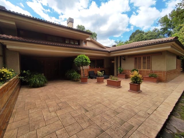 13 slaapkamer Villa te koop in Cocentaina met zwembad garage - € 1.950.000 (Ref: 9100107)