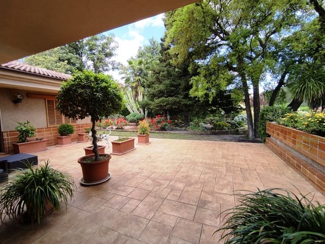 13 slaapkamer Villa te koop in Cocentaina met zwembad garage - € 1.950.000 (Ref: 9100107)