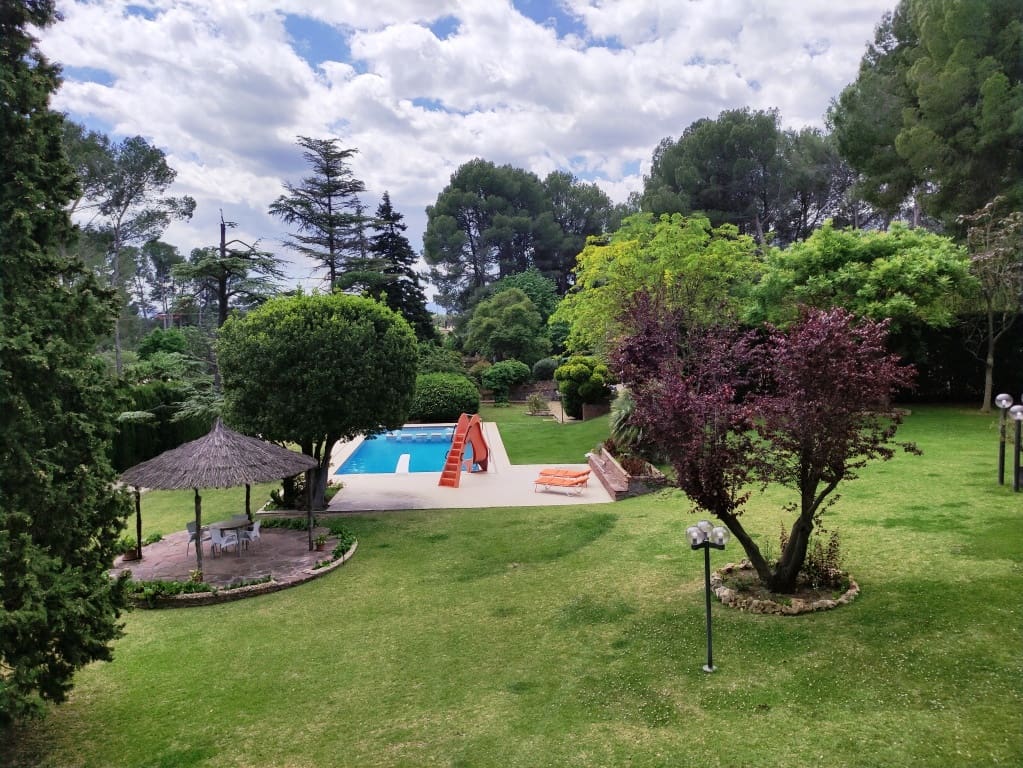 13 soverom Villa til salgs i Cocentaina med svømmebasseng garasje - € 1 950 000 (Ref: 9100107)